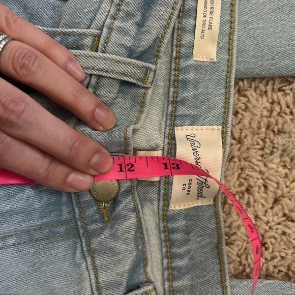NWT Universal Thread High Rise Flare Leg Jeans Blue Light Wash Women's 14 Short - Picture 5 of 6